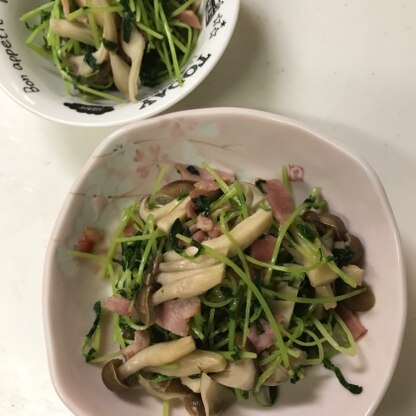 豆苗の緑が食欲をそそりますね。冷蔵庫にあるもので簡単に一品作れて良かったです。ごちそうさまでした♪